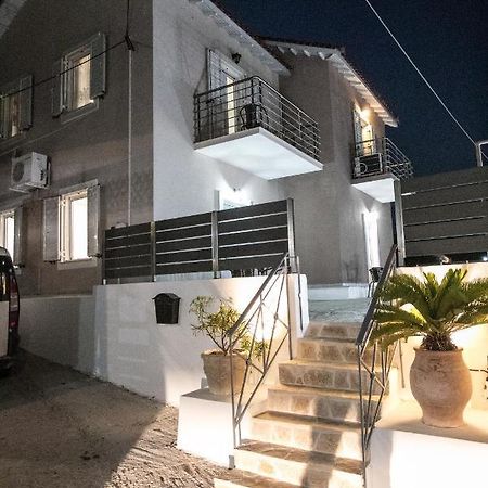 Angelos Apartments Lixouri Exterior photo