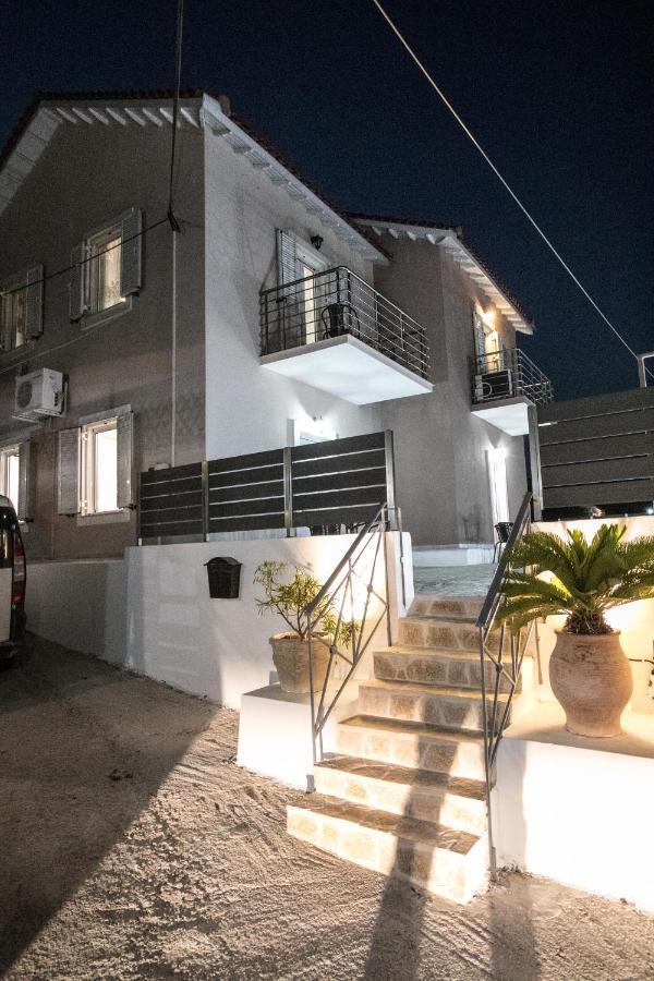 Angelos Apartments Lixouri Exterior photo