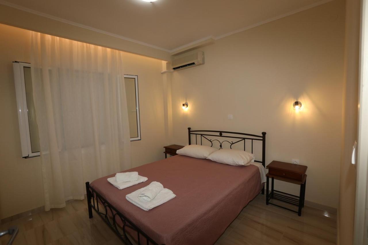 Angelos Apartments Lixouri Exterior photo