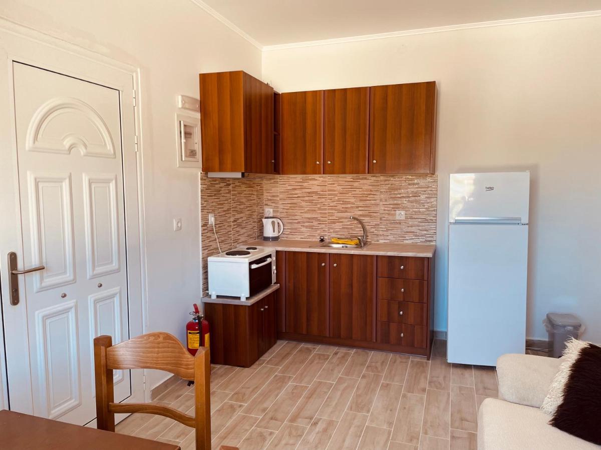 Angelos Apartments Lixouri Exterior photo